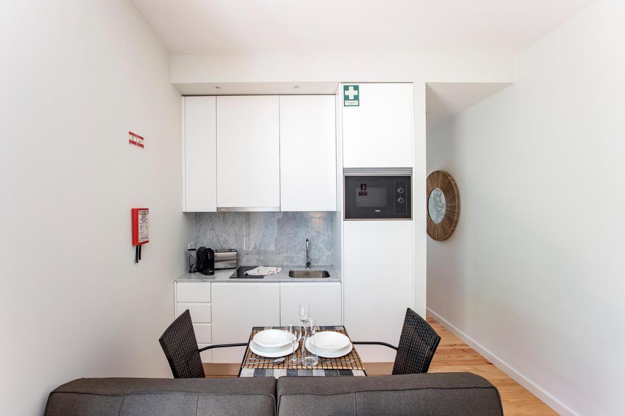 Central Studio W/ Pool, Ac & Patio By Lovelystay Porto Exterior photo