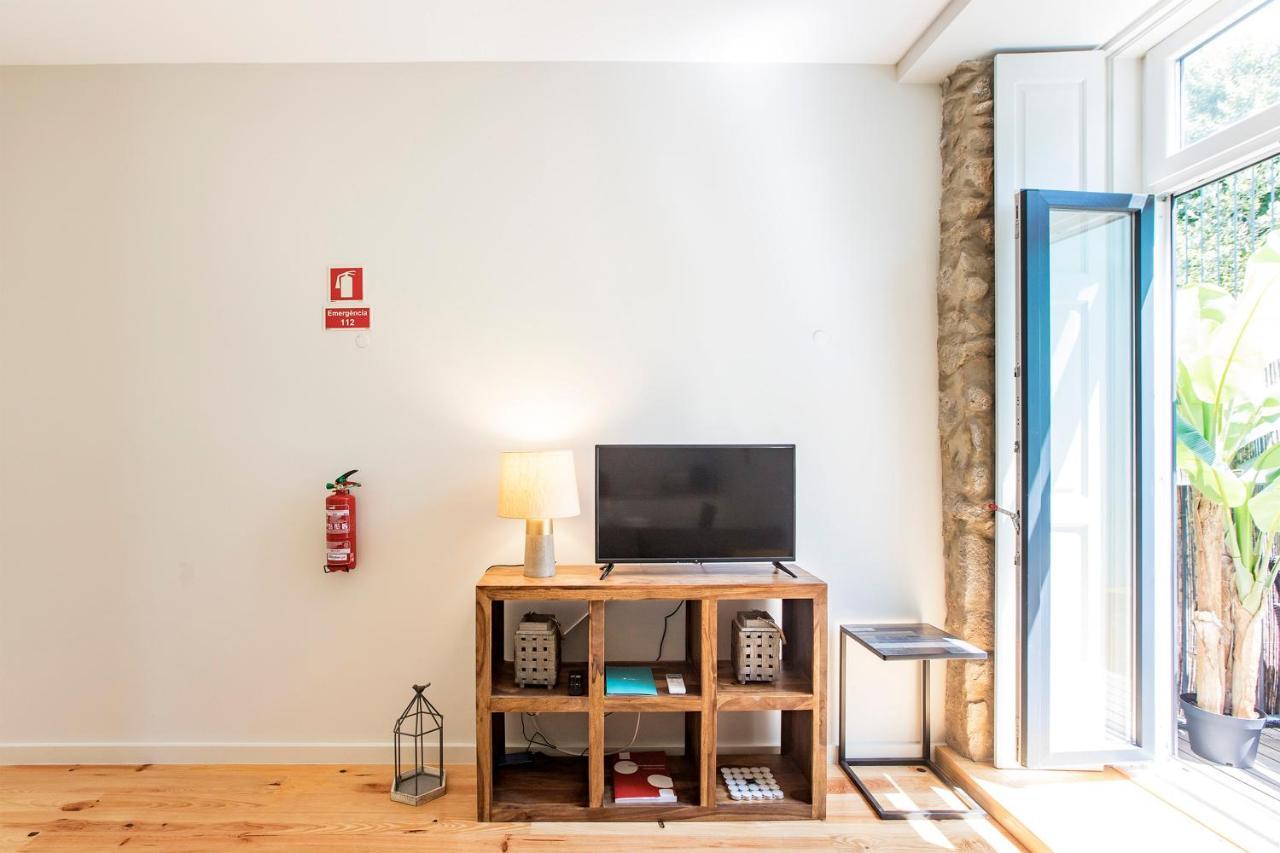 Central Studio W/ Pool, Ac & Patio By Lovelystay Porto Exterior photo